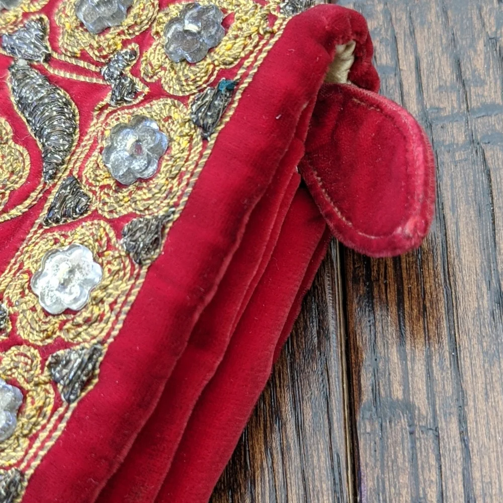 HARRY ROSENFELD I '40s Red Velvet Envelope Clutch w/ Beaded & Embroidered Flap